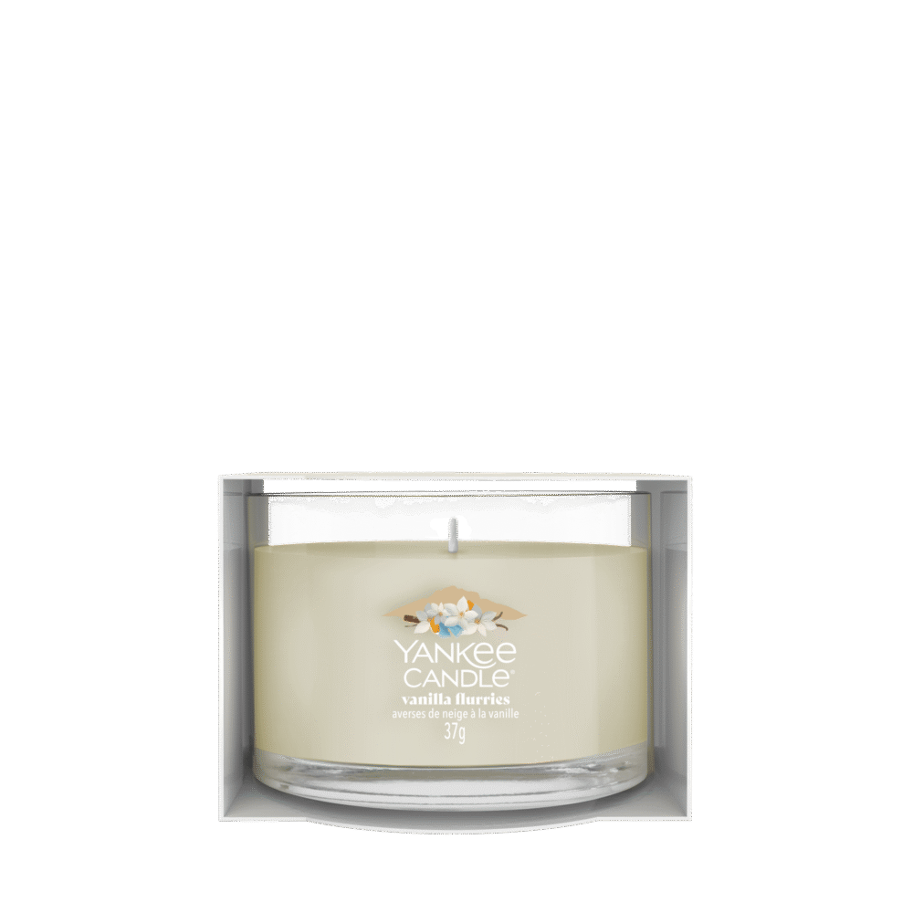 Vanilla Flurries ljus från Yankee Candle i genomskinlig glasbehållare.