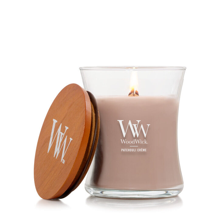 WoodWick doftljus Patchouli Crème med trälock.